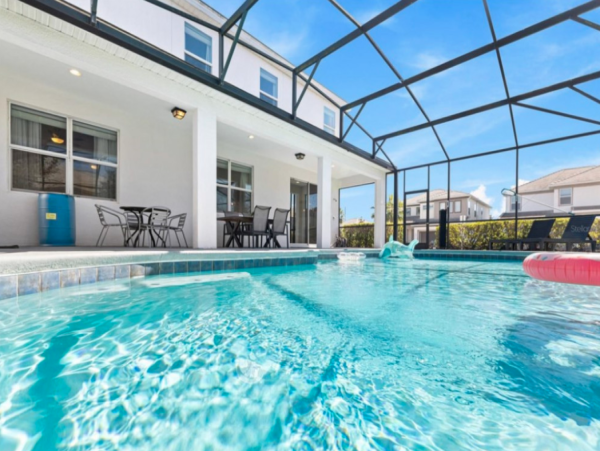 Luxury 8_bedroom Orlando Retreat - Perfect for Family Gatherings